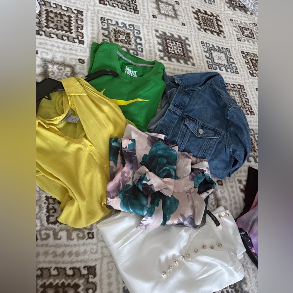 Bundle of clothes gently used